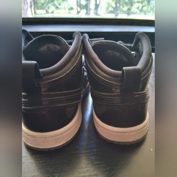 Nike Air Jordan 1 - Picture 4 of 6